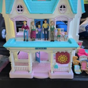 Vintage 1993 Fisher Price Loving Family Dream Folding Doll House + Accessories